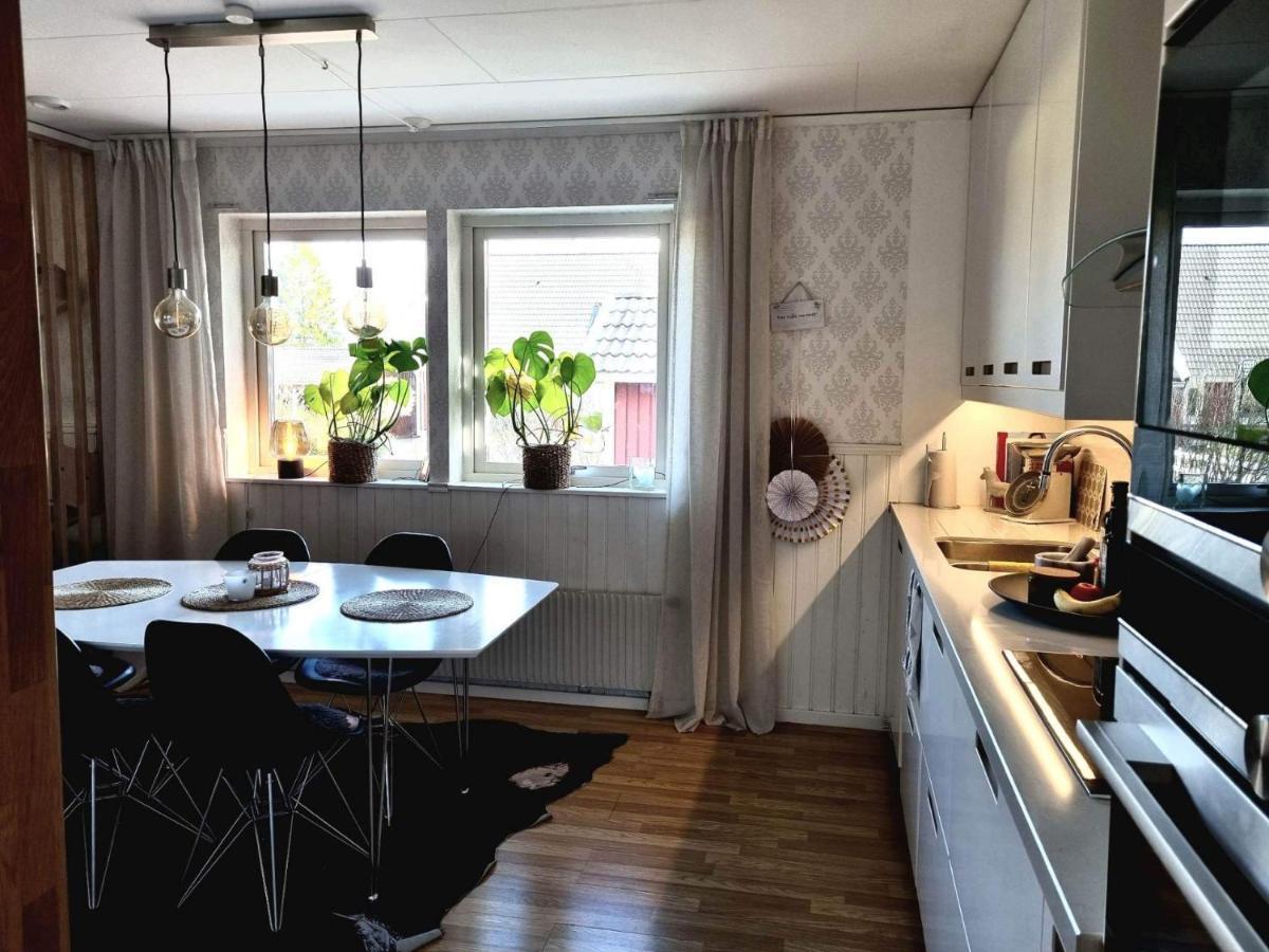 Hus I Lugnt Omrade, 15 Min Fran Oerebro Villa Vintrosa Eksteriør bilde